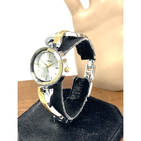 Timex Women's Watch TW2U69700 Quartz Silver Dial Two Tone Stainless Steel 26mm - Picture 2 of 13